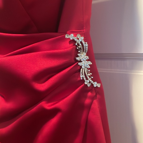 David’s Bridal Ruby Red Evening Gown, size 4. - Picture 3 of 8